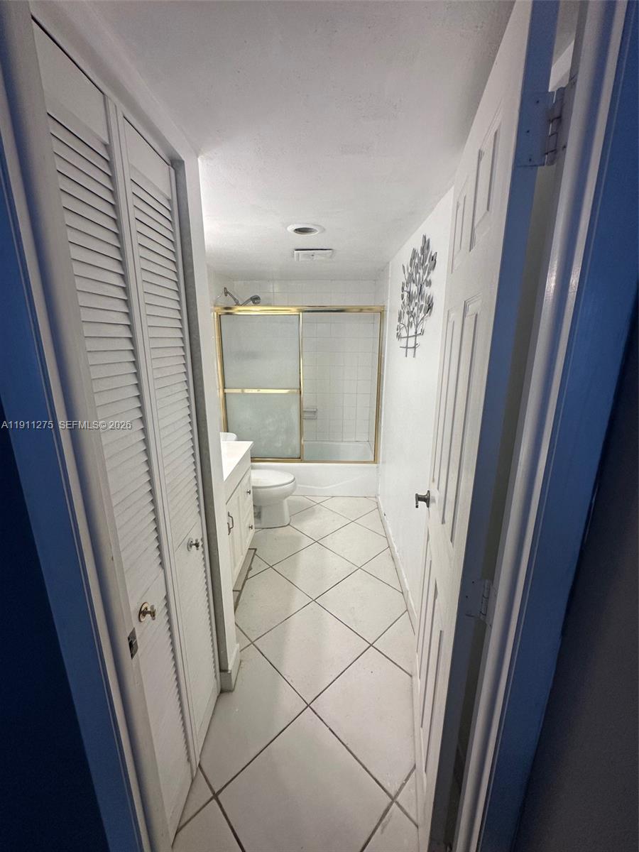 4158 Inverrary Drive 405 Property Photo 11