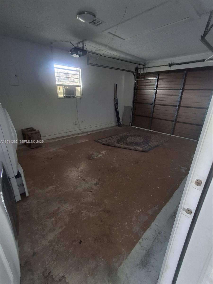 1581 Se Sutton Street Property Photo 2