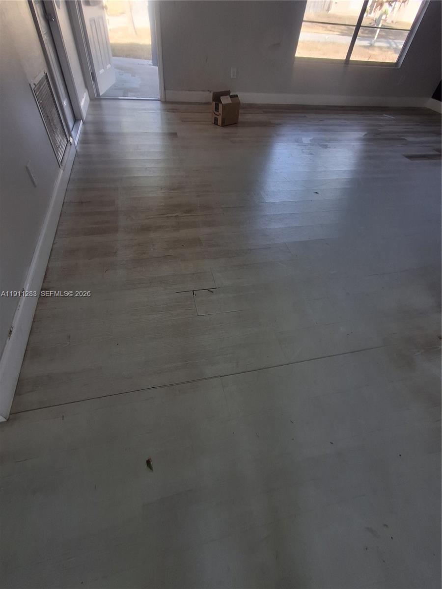 1581 Se Sutton Street Property Photo 5
