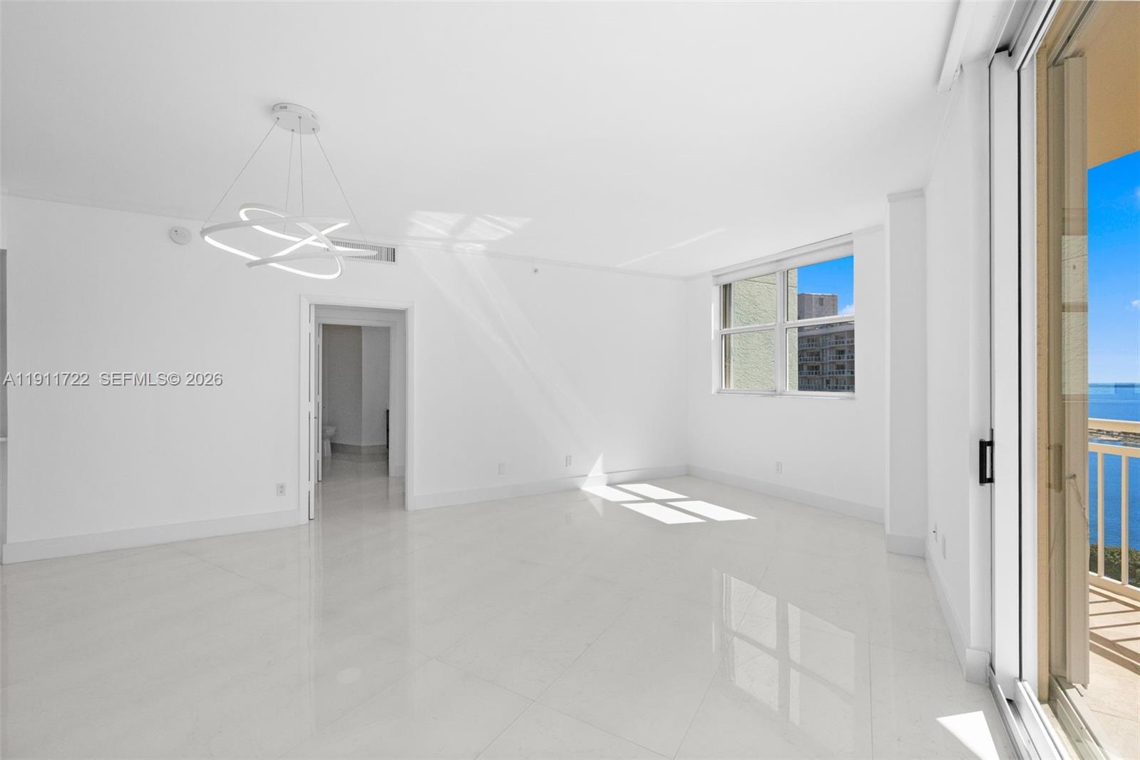 2475 Brickell Avenue 1907 Property Photo 11