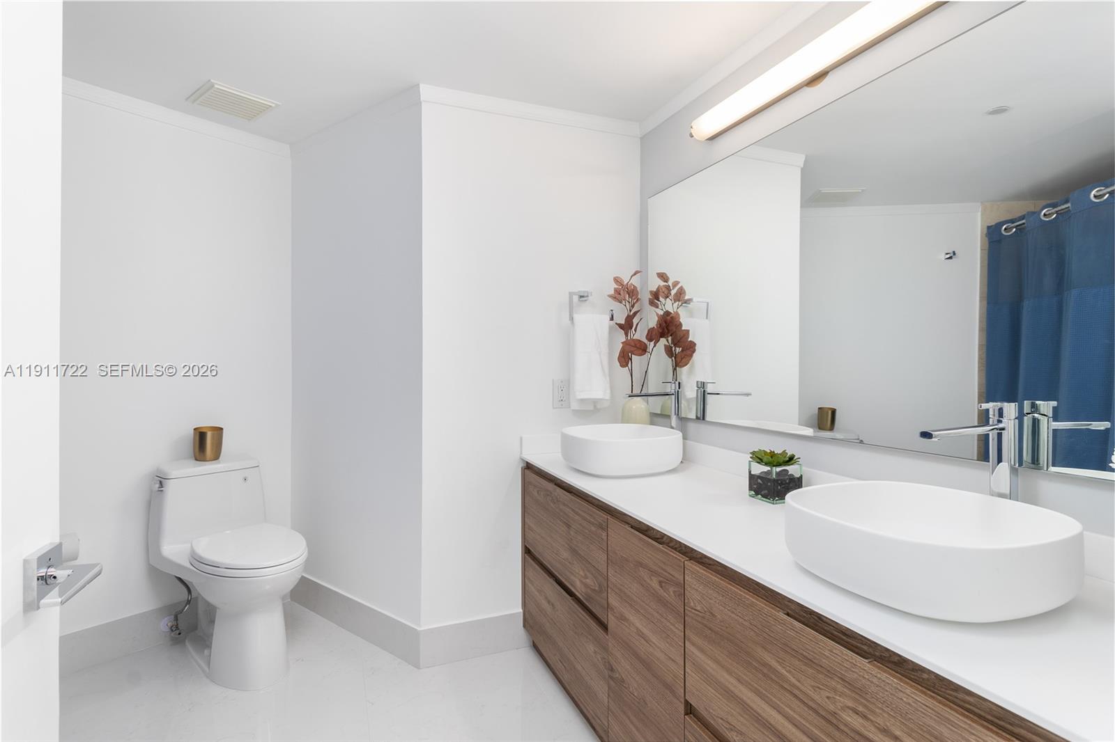 2475 Brickell Avenue 1907 Property Photo 33