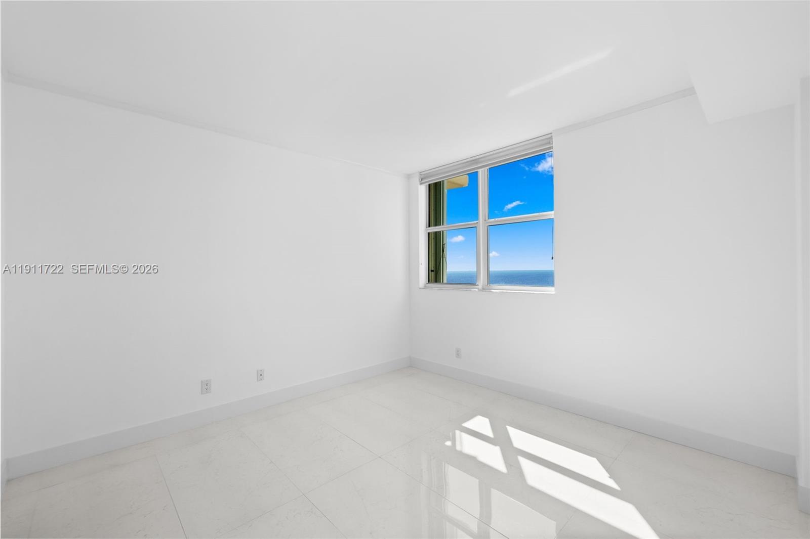 2475 Brickell Avenue 1907 Property Photo 35
