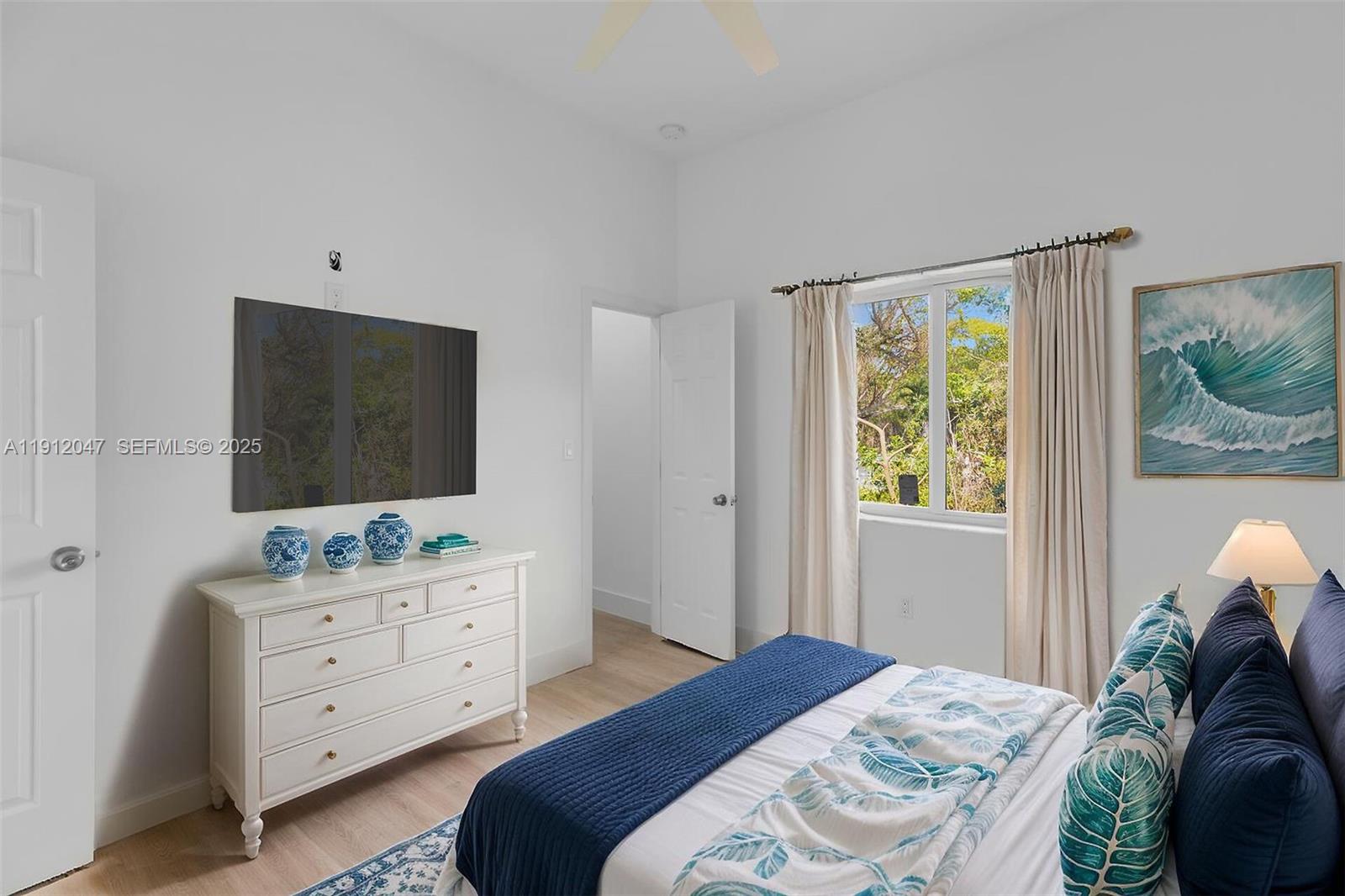 A11912047 Property Photo 18