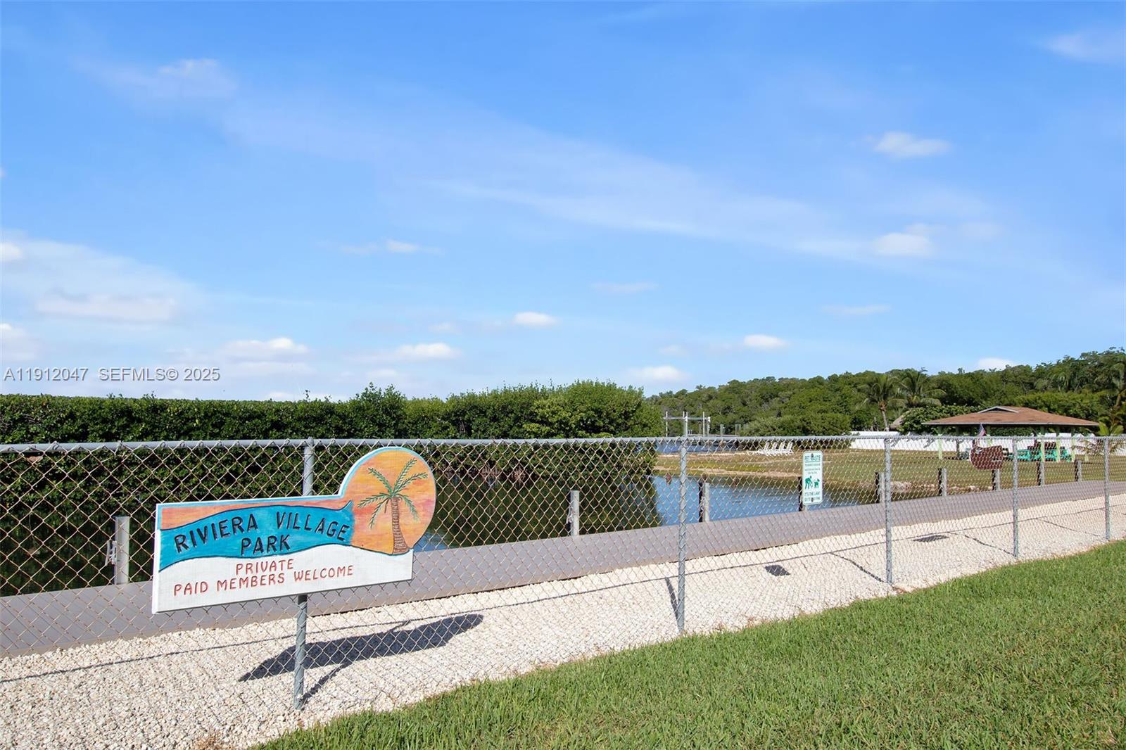 A11912047 Property Photo 29