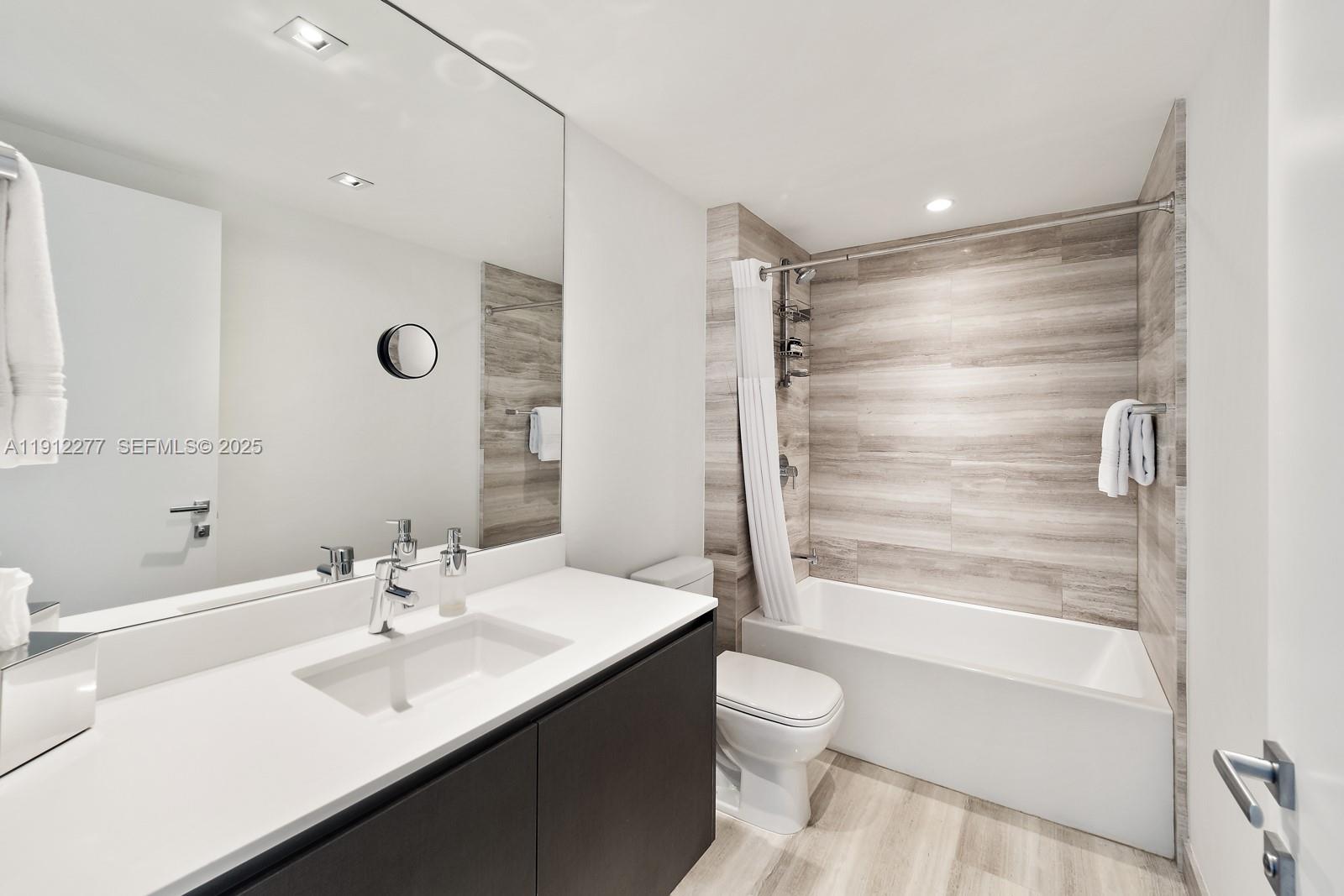 1451 Brickell Avenue 2405 Property Photo 10