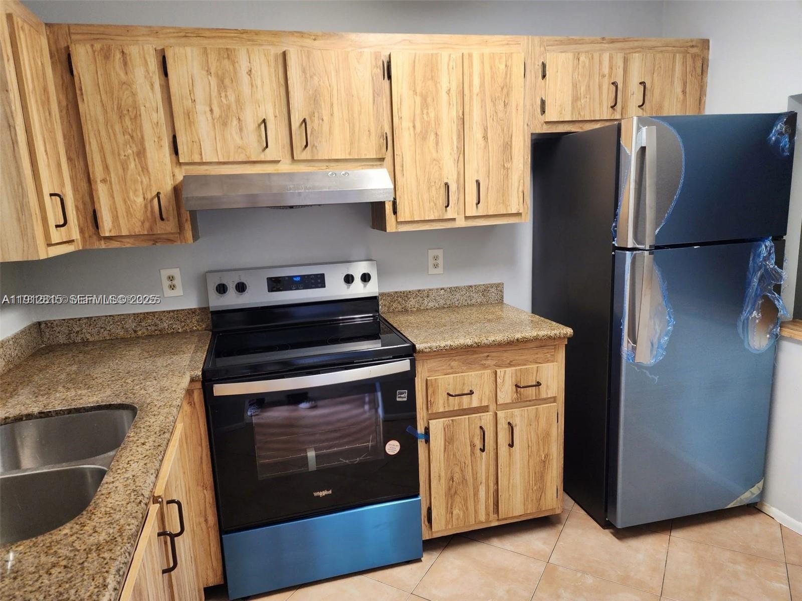 6061 Shakerwood Circle 208 Property Photo 2