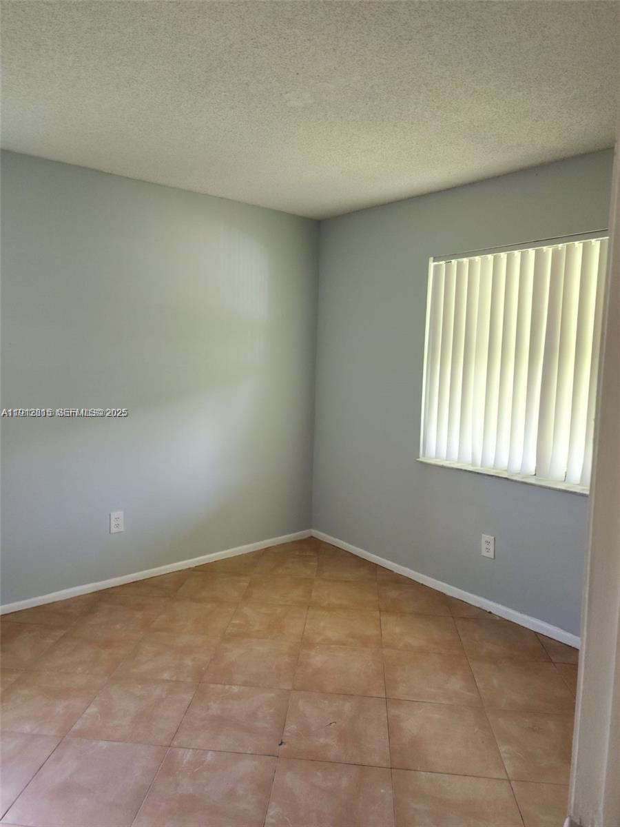 6061 Shakerwood Circle 208 Property Photo 6