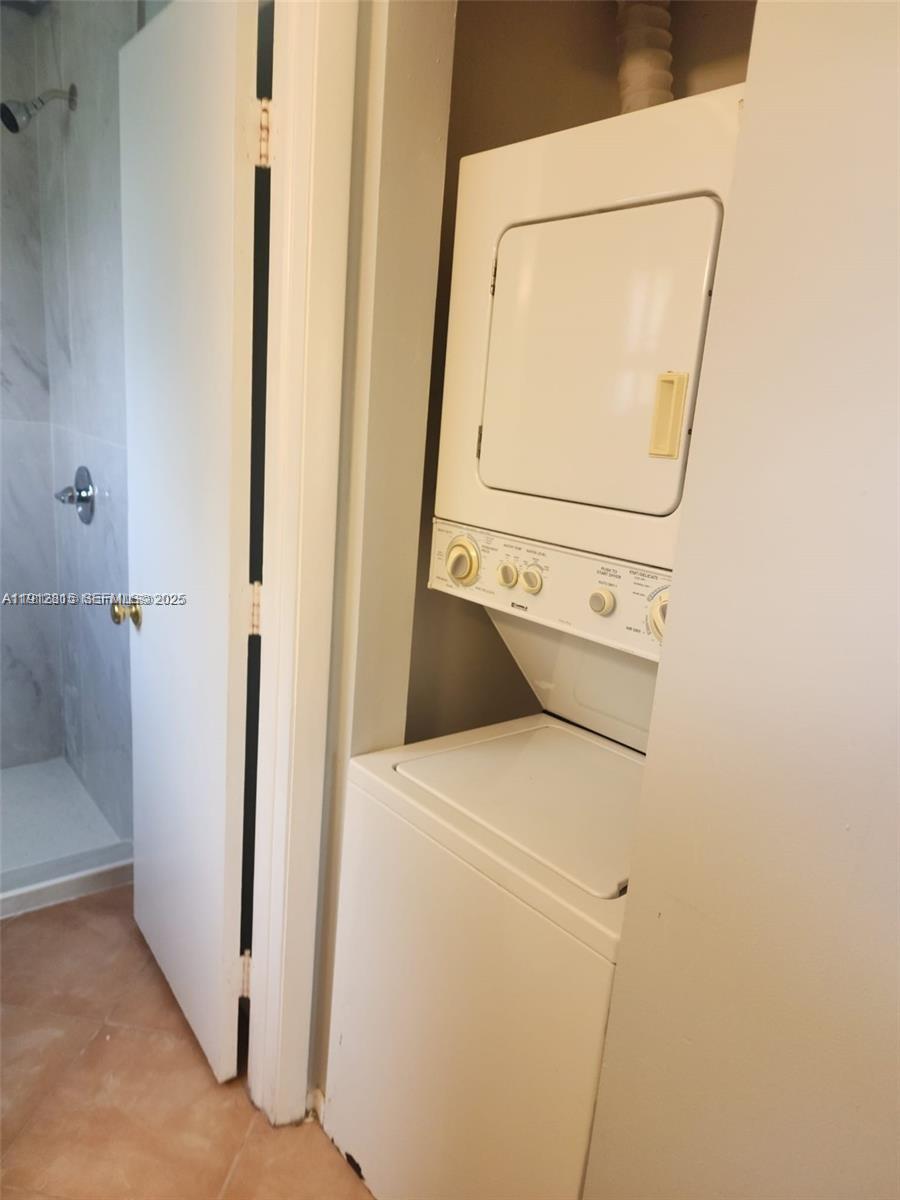 6061 Shakerwood Circle 208 Property Photo 10
