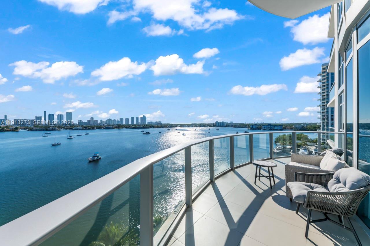 17301 Biscayne Boulevard 811 Property Photo 1