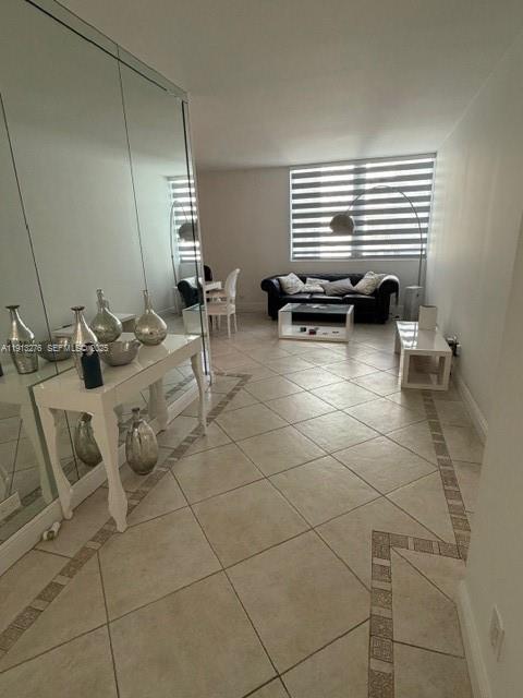 5055 Collins Avenue 9a Property Photo 1
