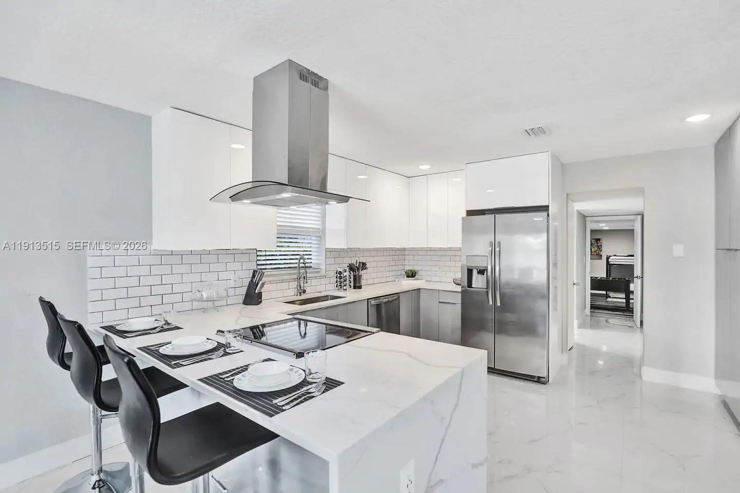 1241 Hollywood Boulevard Property Photo 3