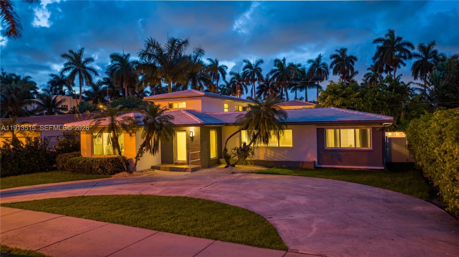 1241 Hollywood Boulevard Property Photo 4