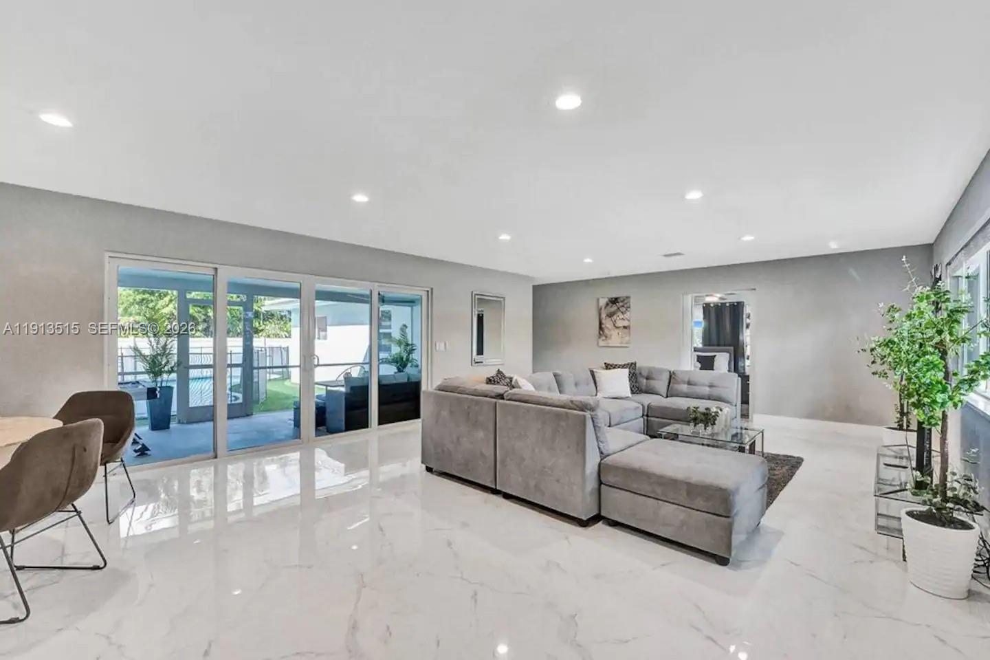 1241 Hollywood Boulevard Property Photo 16