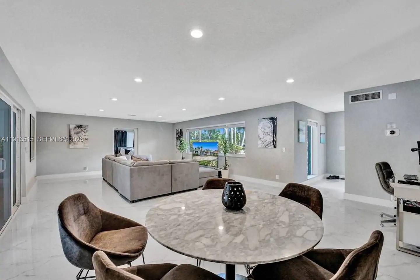 1241 Hollywood Boulevard Property Photo 17