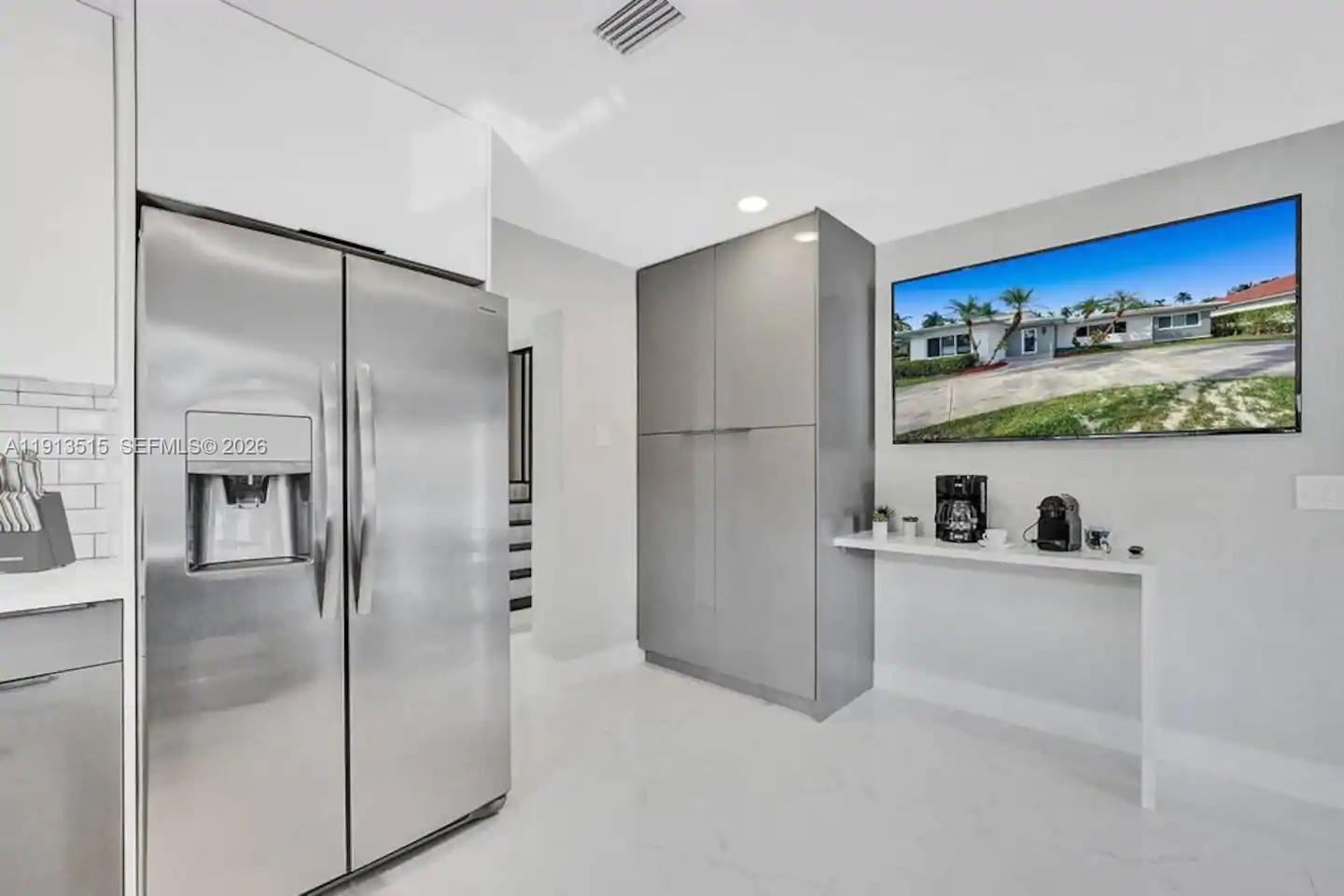 1241 Hollywood Boulevard Property Photo 27