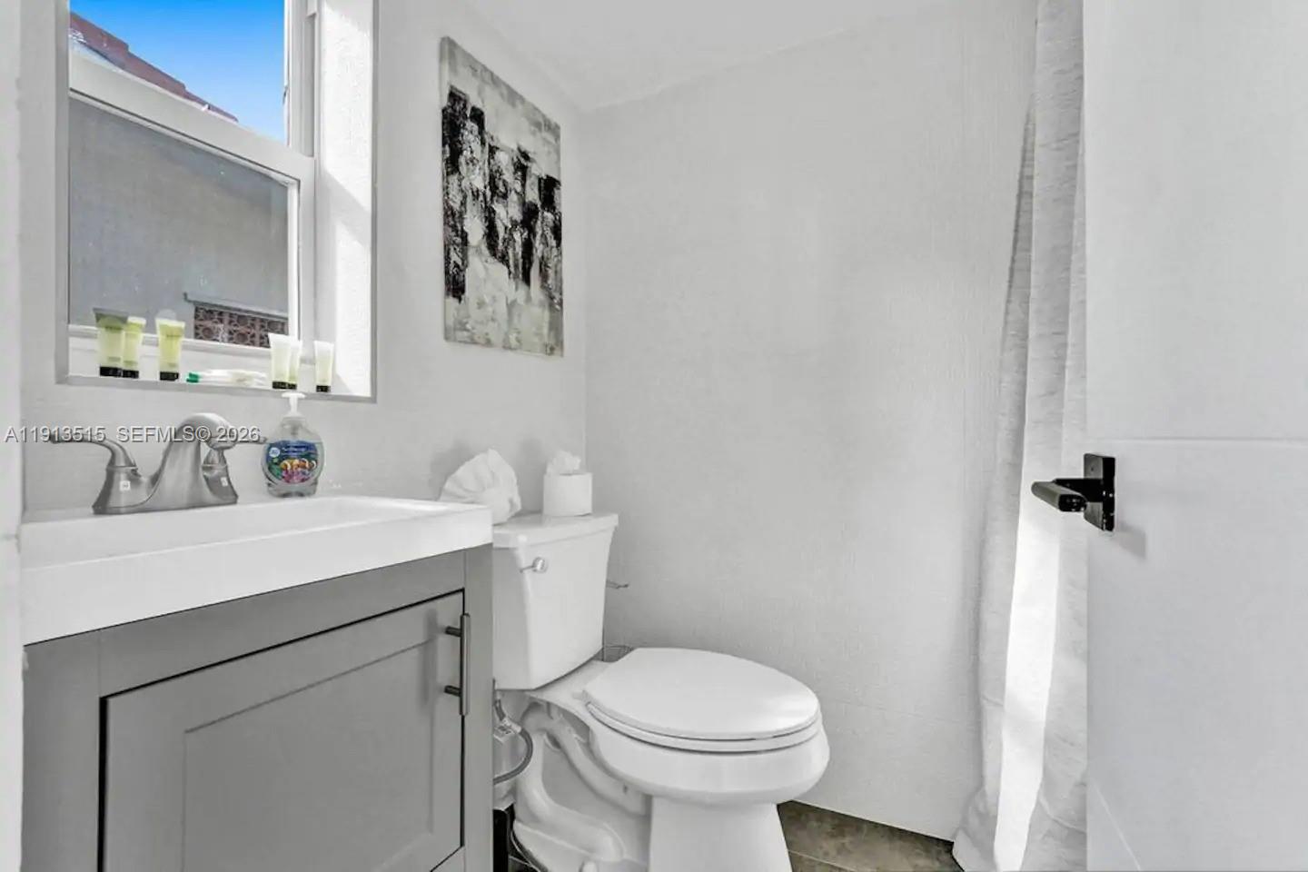 1241 Hollywood Boulevard Property Photo 45