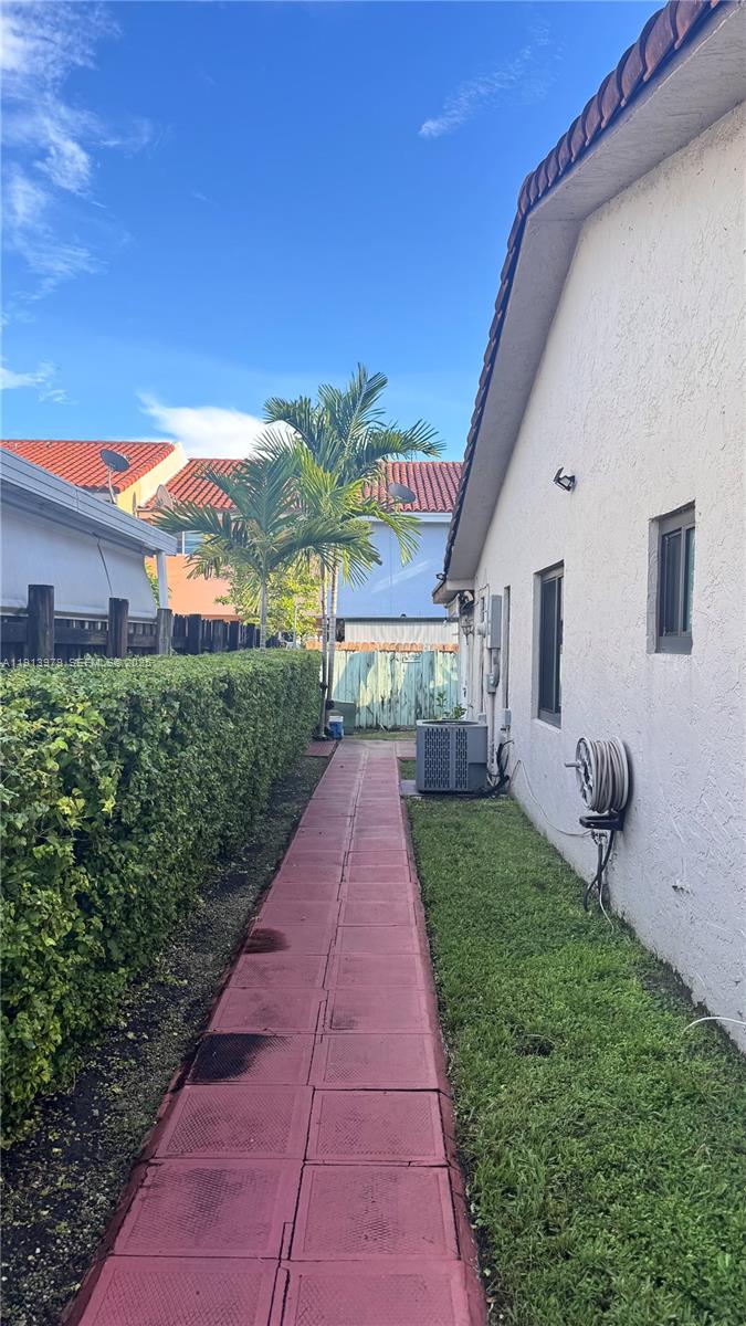 11570 Sw 5th Street Property Photo 9