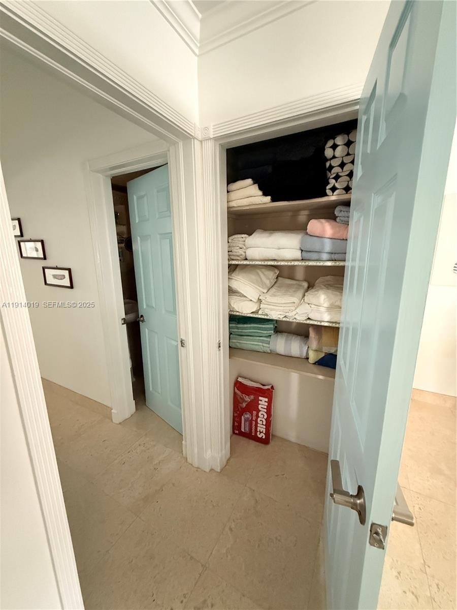 180 Isle Of Venice Drive 100 Property Photo 16