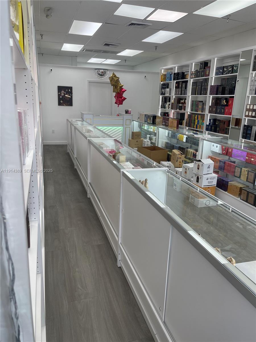 A11914389 Property Photo 11