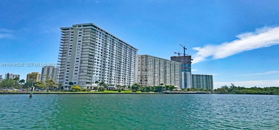 500 Bayview Drive 125