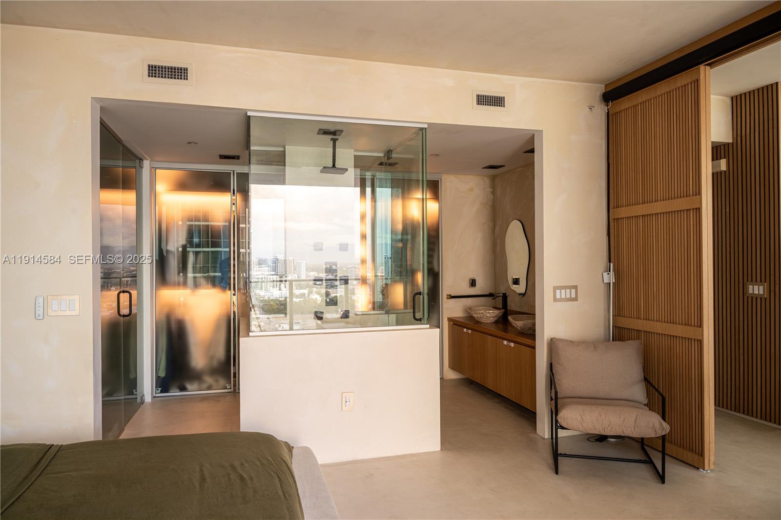 1040 Biscayne Boulevard 2905 Property Photo 21