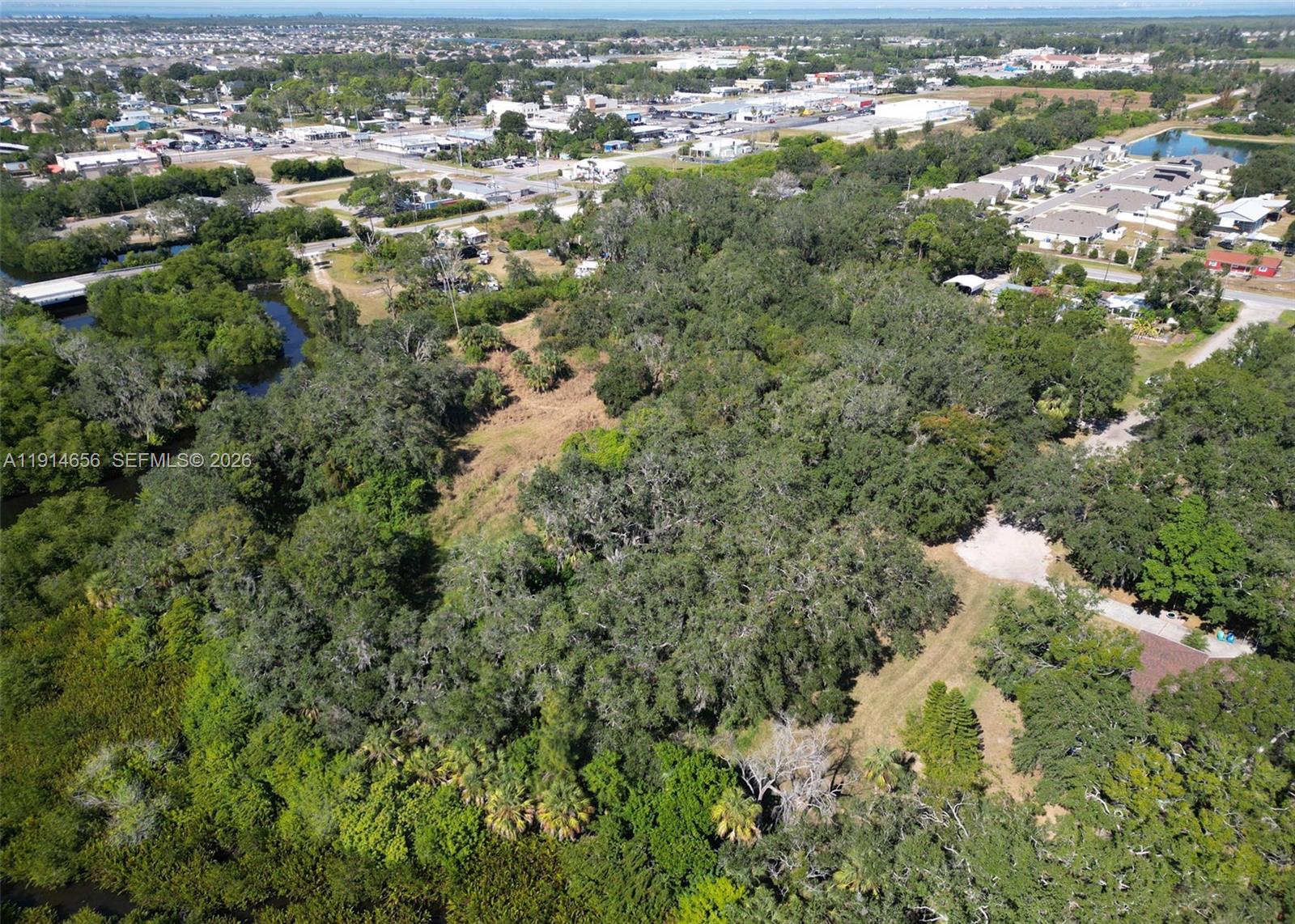 301 E Shell Point Road Property Photo 37