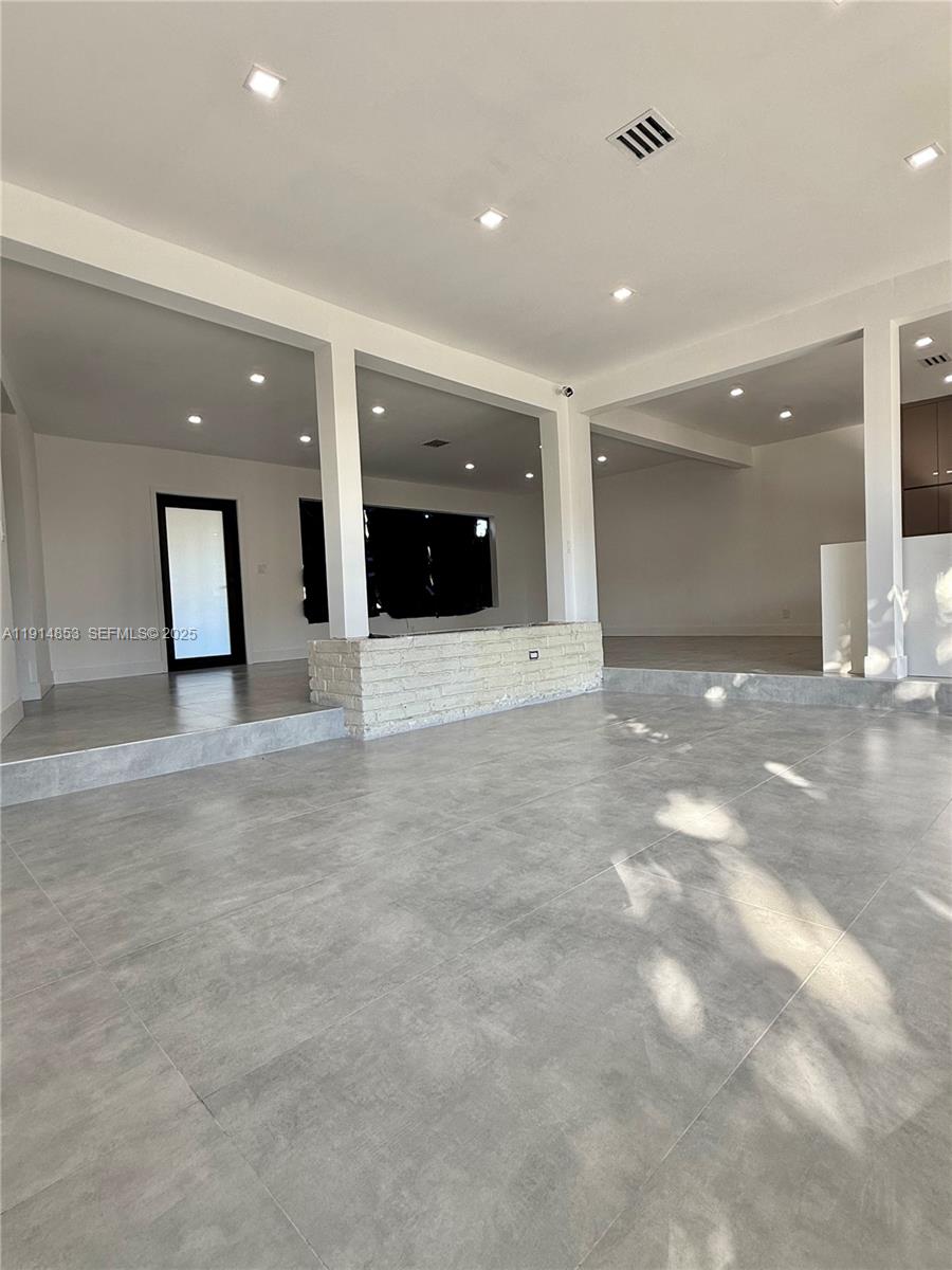 12615 N Miami Avenue 12615 Property Photo 10