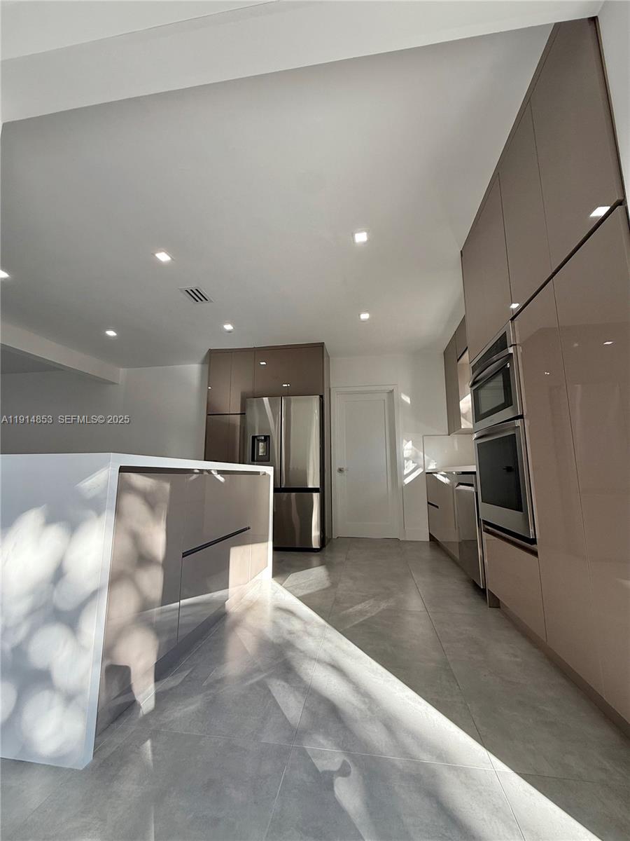 12615 N Miami Avenue 12615 Property Photo 16