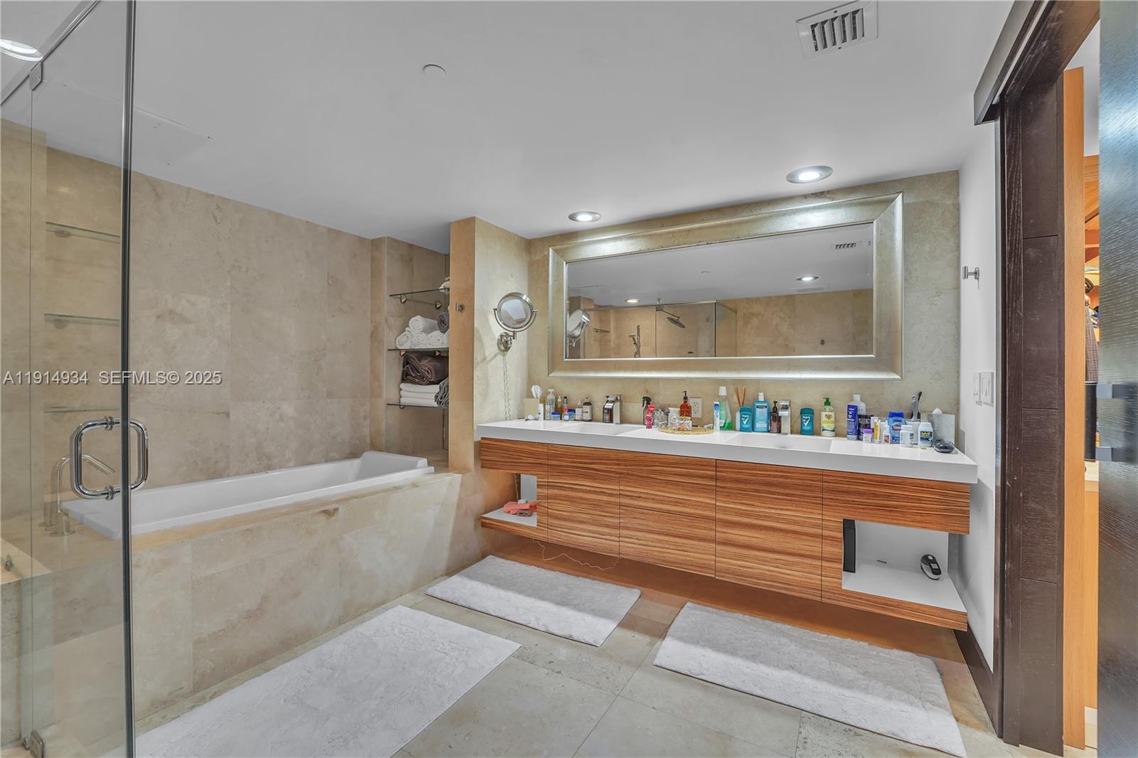 465 Brickell Avenue 1001 Property Photo 27