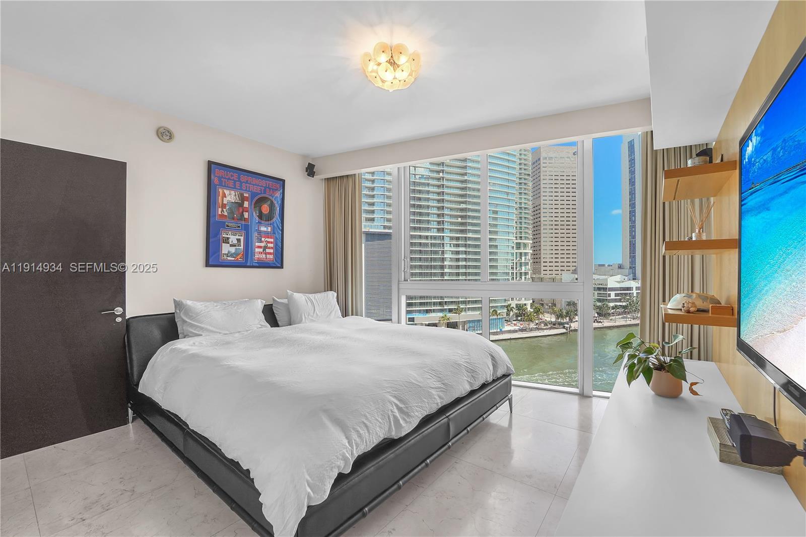 465 Brickell Avenue 1001 Property Photo 29