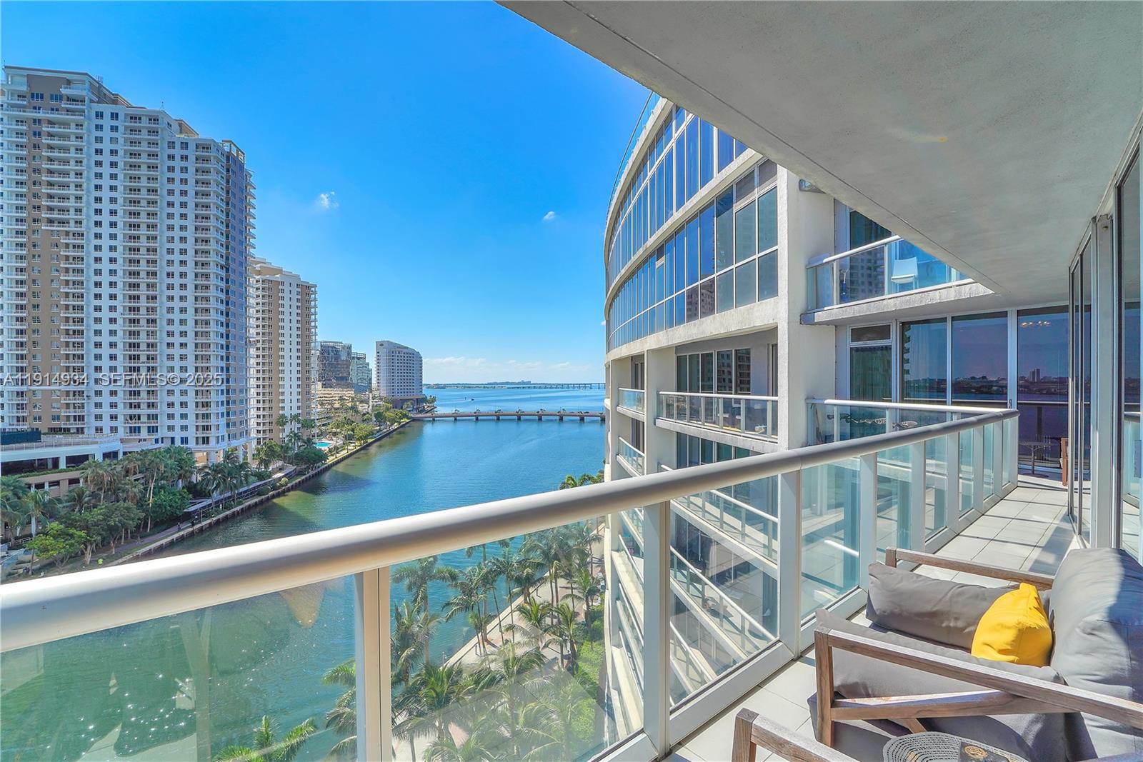 465 Brickell Avenue 1001 Property Photo 39