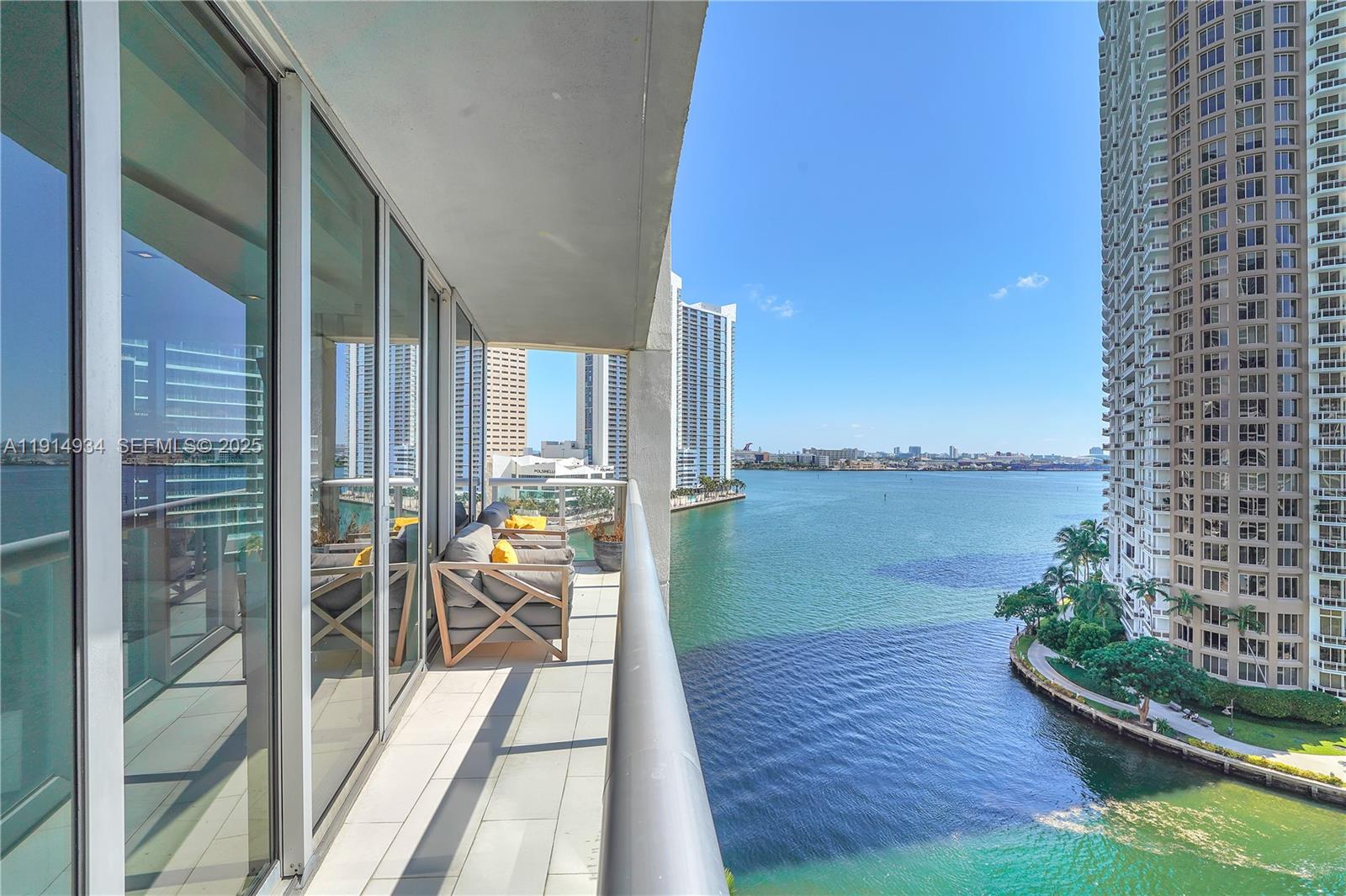 465 Brickell Avenue 1001 Property Photo 42