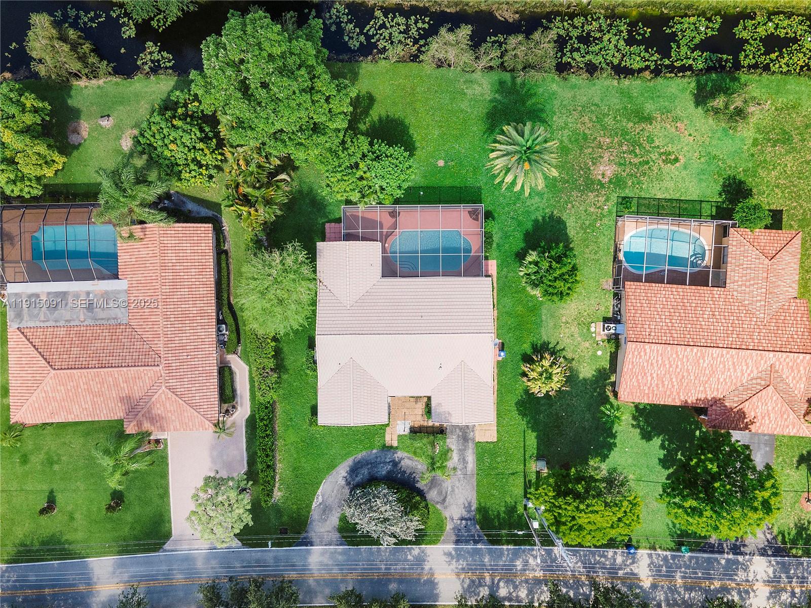 3880 Coral Hills Drive Property Photo 2