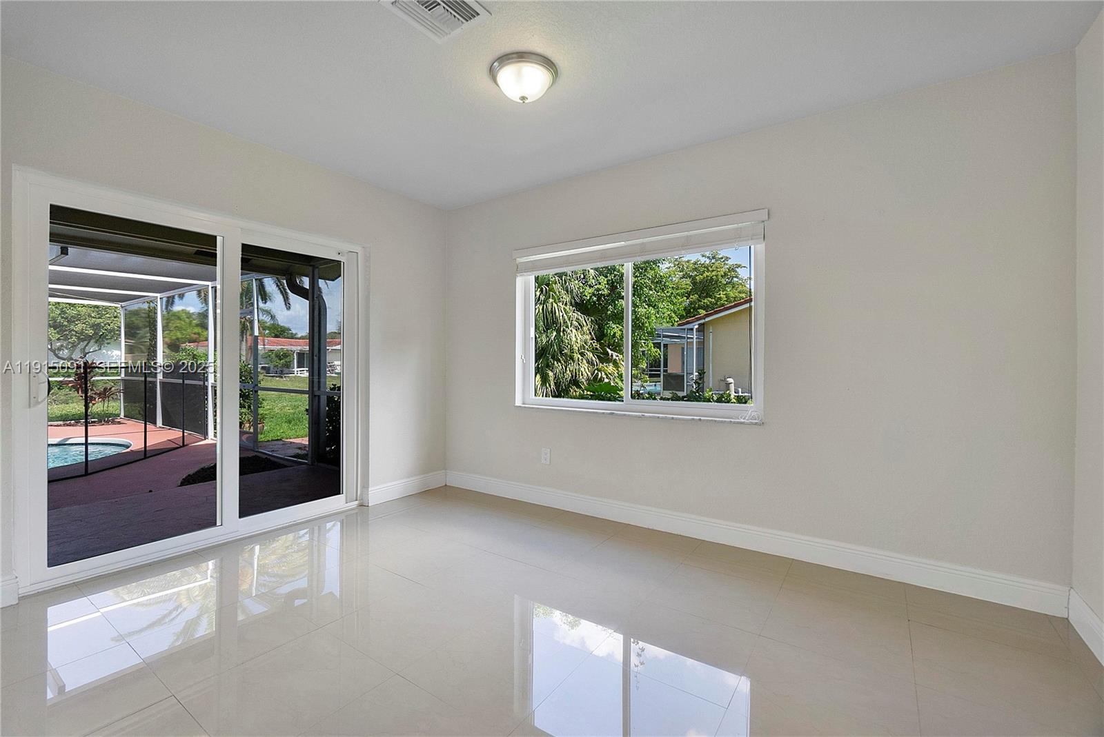 3880 Coral Hills Drive Property Photo 13