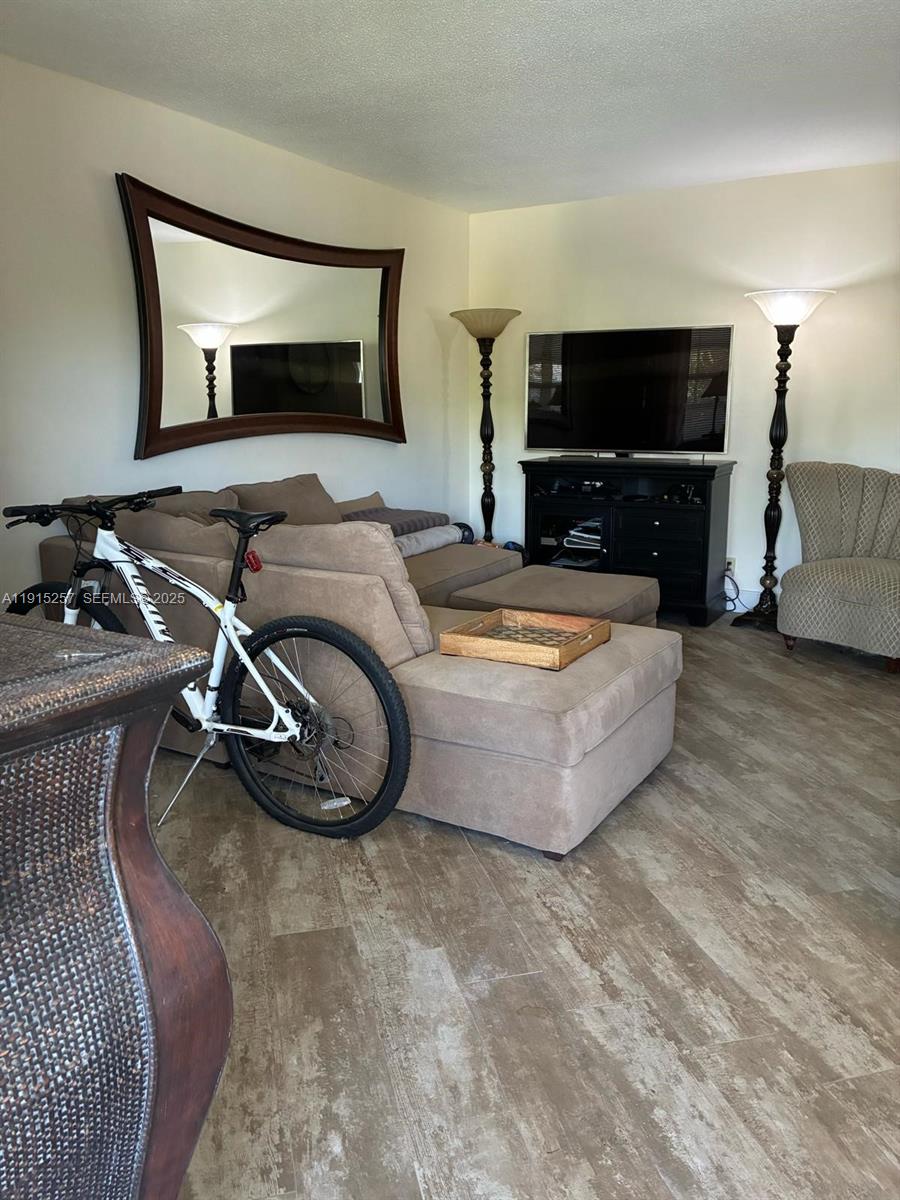2050 Ne 39th Street 311 North Property Photo 2