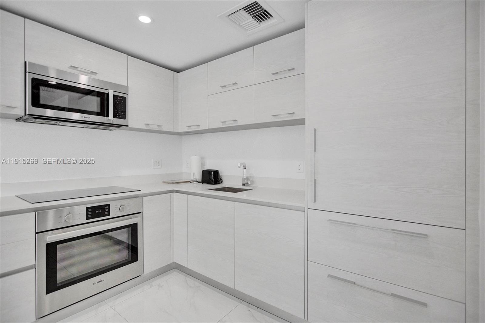 1300 S Miami Avenue 1407 Property Photo 7