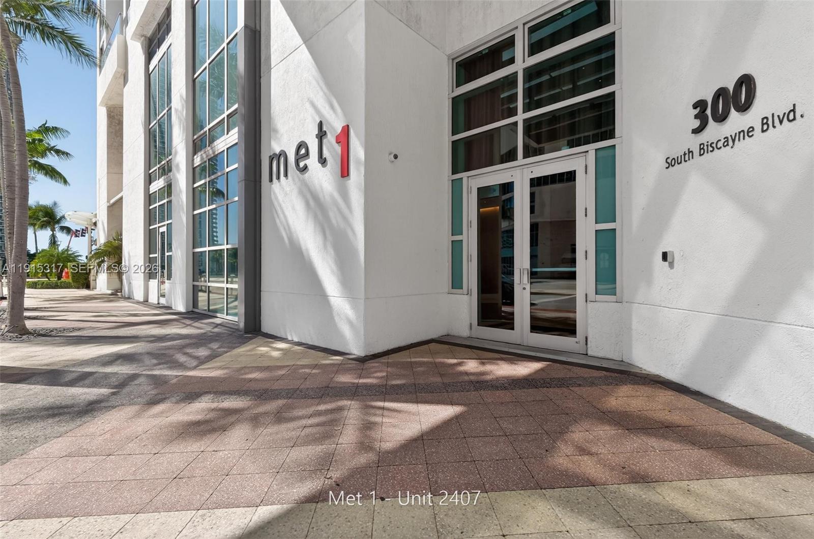300 S Biscayne Boulevard T-2407 Property Photo 4