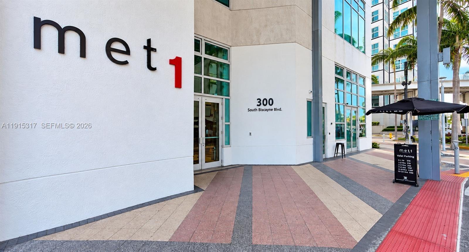 300 S Biscayne Boulevard T-2407 Property Photo 4