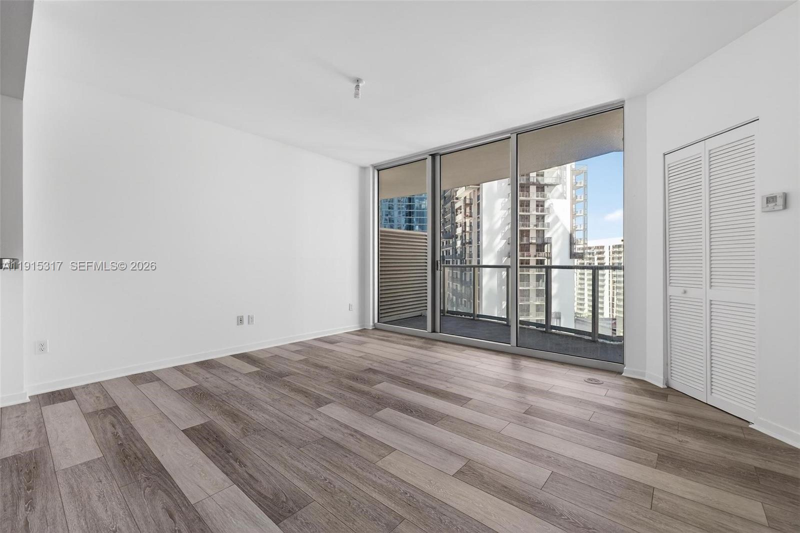 300 S Biscayne Boulevard T-2407 Property Photo 16