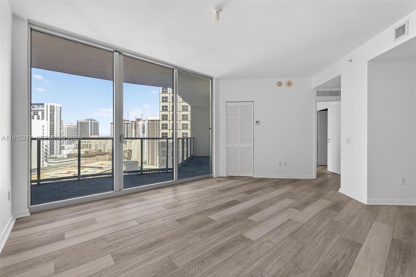 300 S Biscayne Boulevard T-2407 Property Photo 17