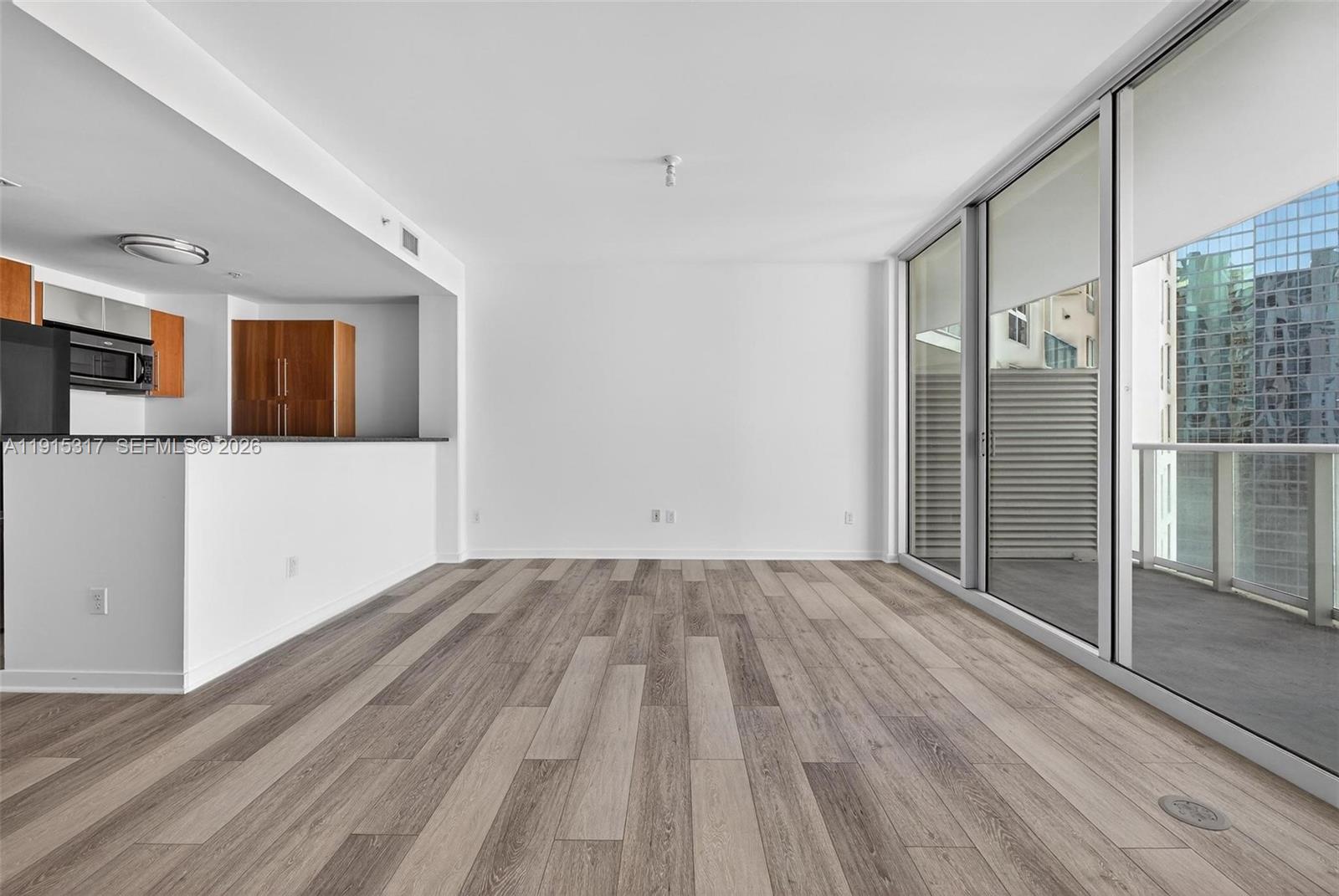 300 S Biscayne Boulevard T-2407 Property Photo 19