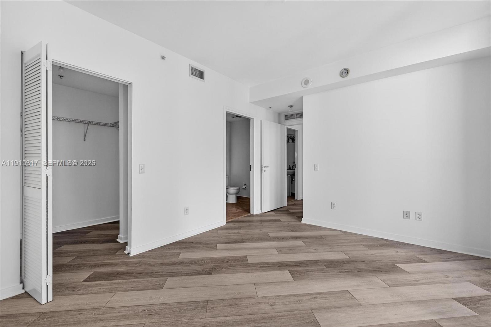 300 S Biscayne Boulevard T-2407 Property Photo 28