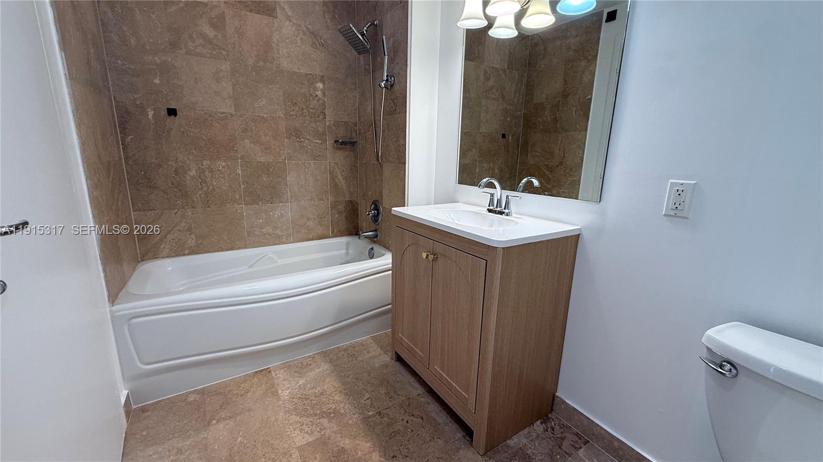 300 S Biscayne Boulevard T-2407 Property Photo 32