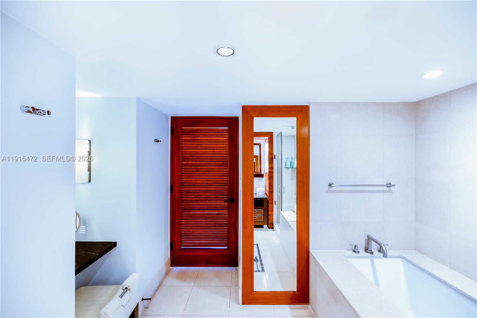 6801 Collins Avenue 1002 Property Photo 32