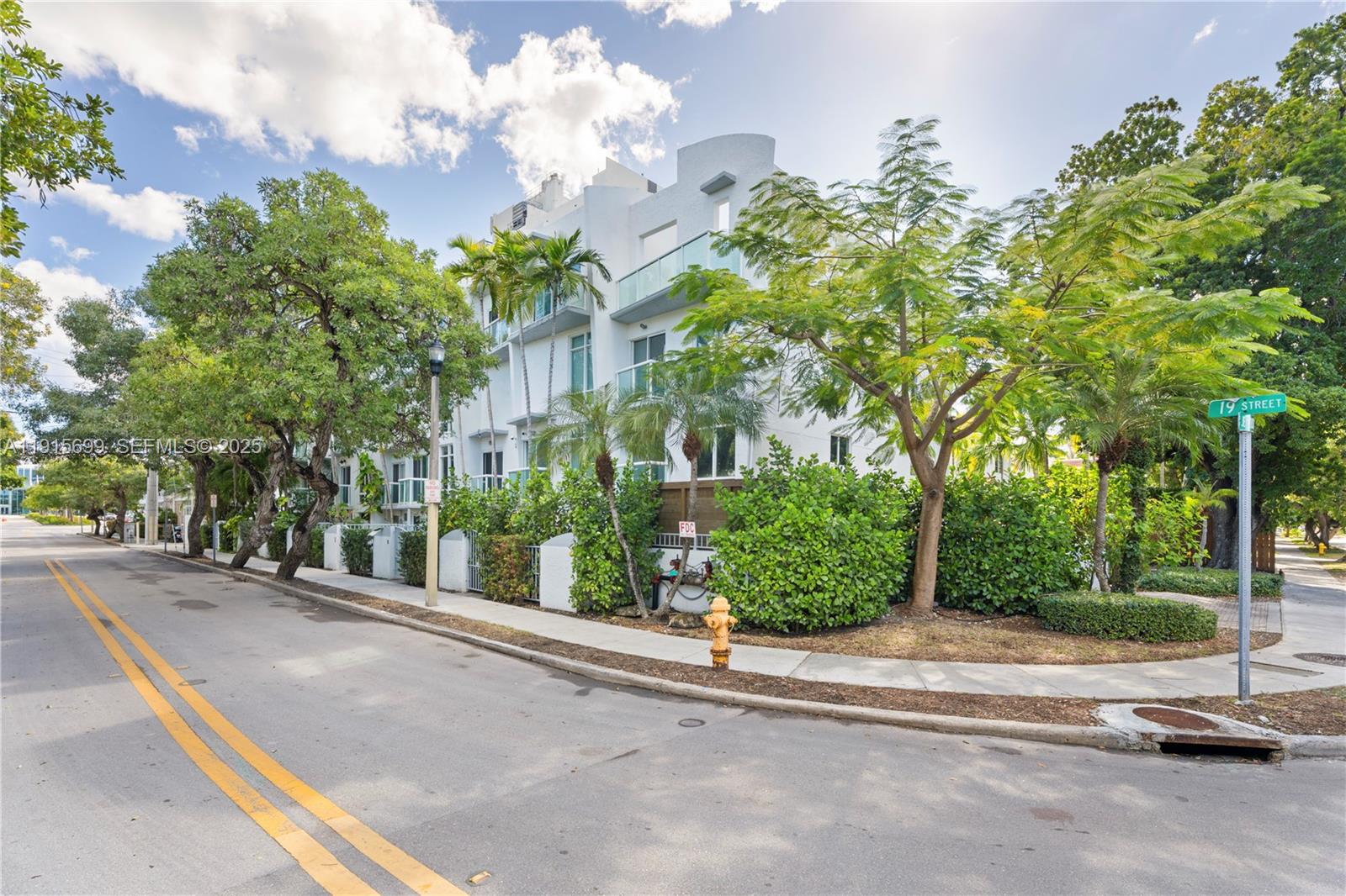 1853 Jefferson Avenue 6 Property Photo 1