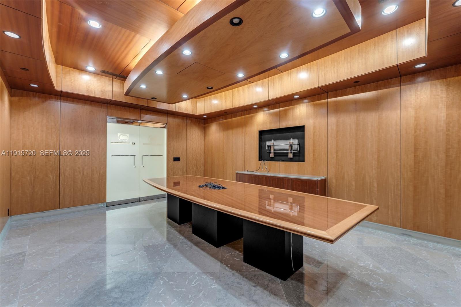 6850 Lyons Technology Circle Property Photo 10