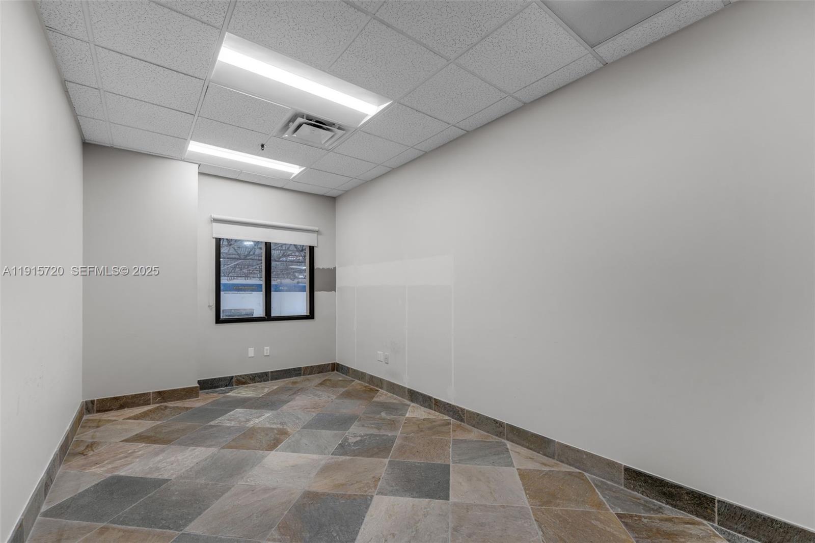 6850 Lyons Technology Circle Property Photo 18