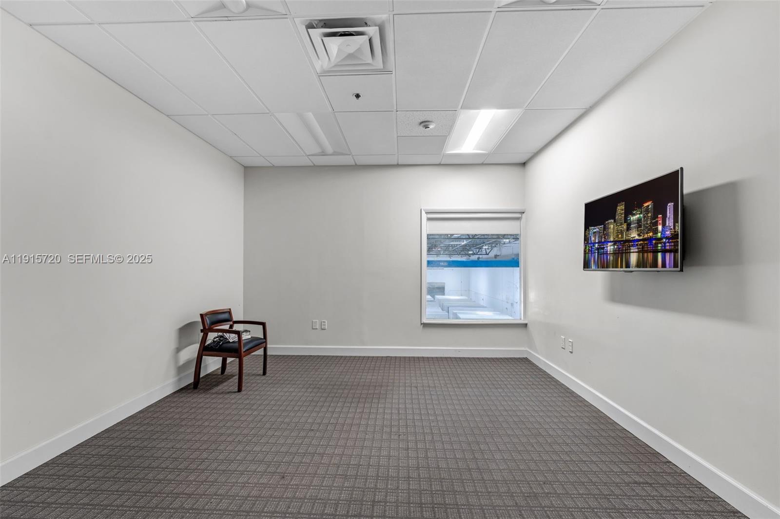 6850 Lyons Technology Circle Property Photo 20
