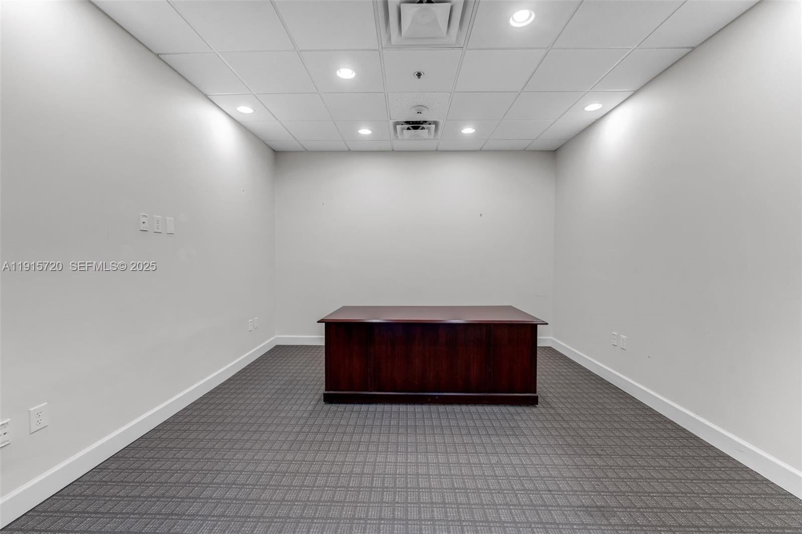 6850 Lyons Technology Circle Property Photo 22