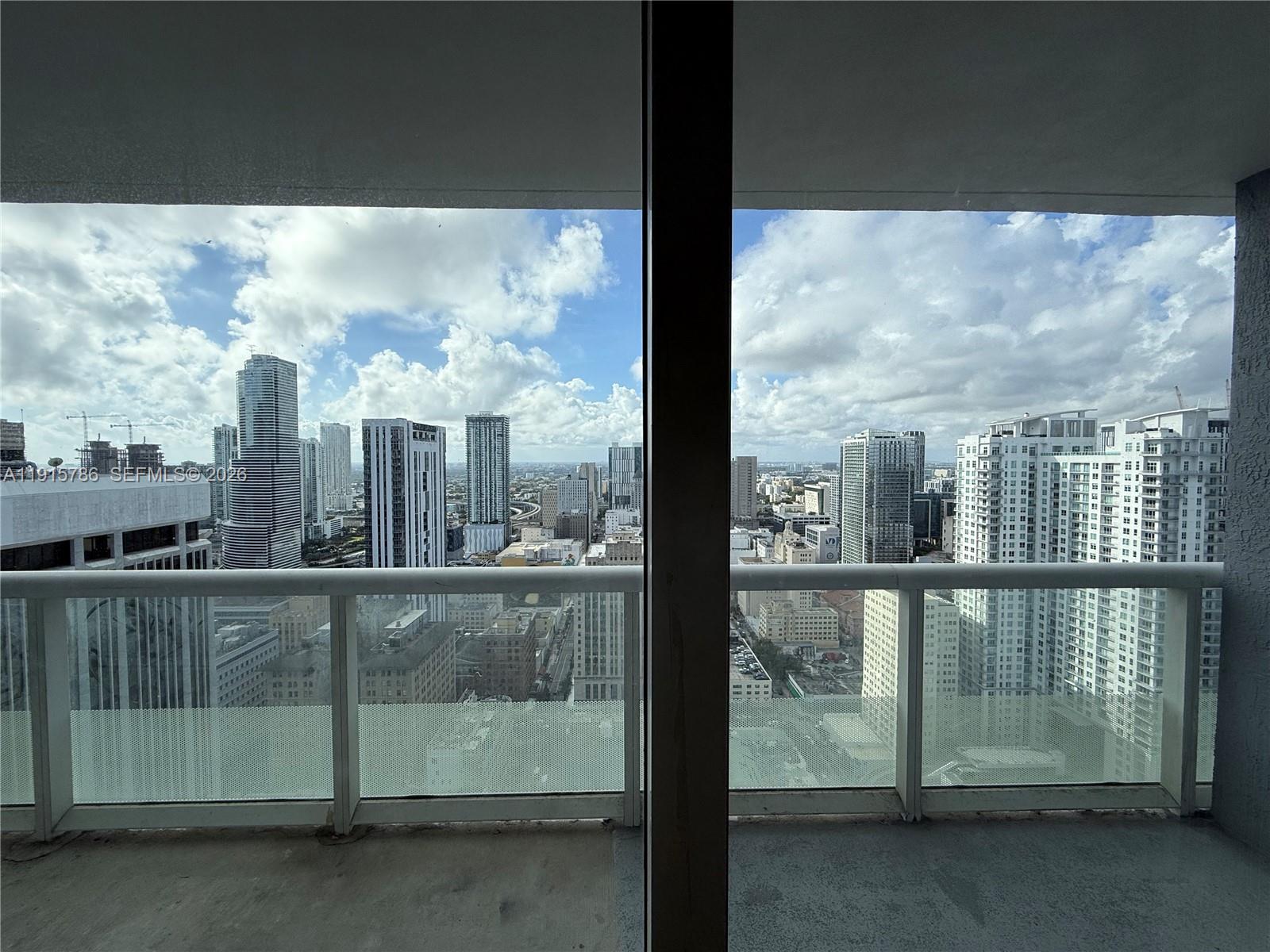 50 Biscayne Boulevard 3911 Property Photo 2